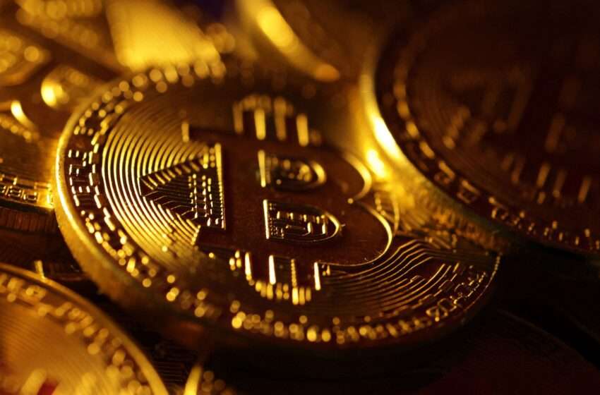  Bitcoin surges to $60,000, approaching record highs